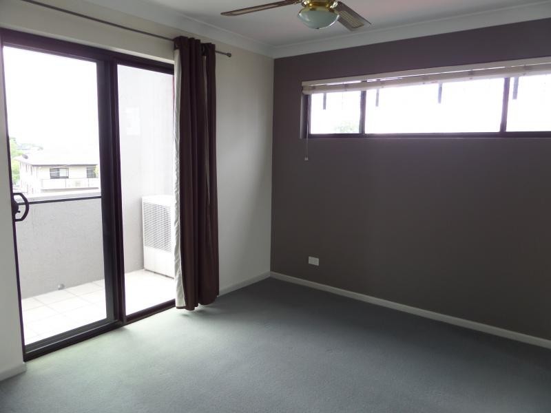 56/15 Kitchener Street., Coorparoo QLD 4151