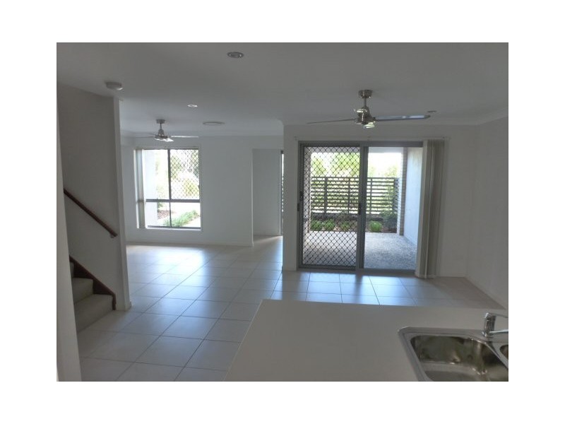 86 Carselgrove Ave, Fitzgibbon QLD 4018