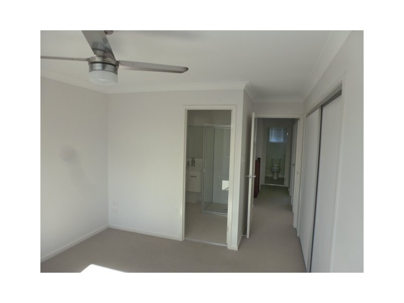 86 Carselgrove Ave, Fitzgibbon QLD 4018