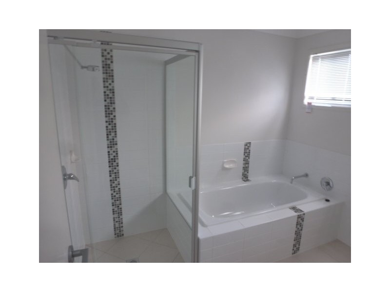 86 Carselgrove Ave, Fitzgibbon QLD 4018