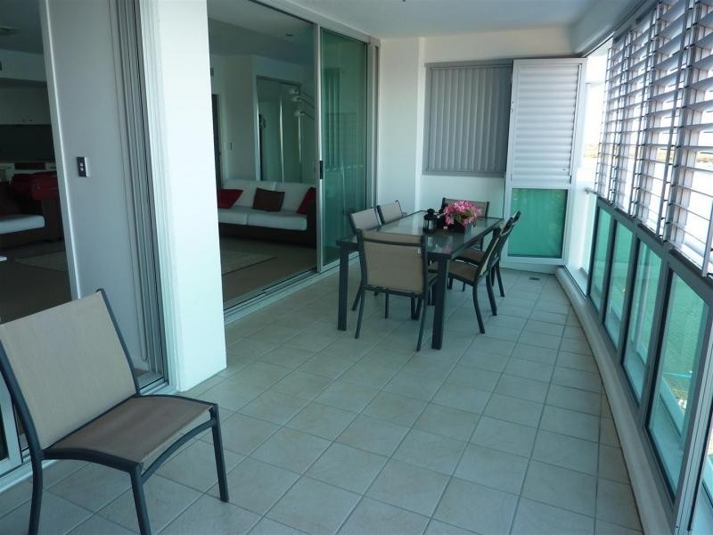 300 Marine Parade, Labrador QLD 4215