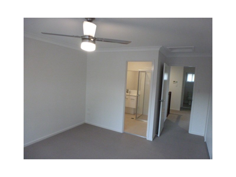 86 Carselgrove Ave, Fitzgibbon QLD 4018