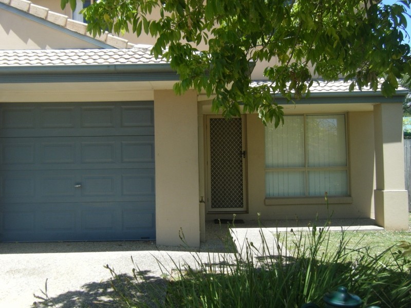 4/4 Serafina Drive, Helensvale QLD 4212