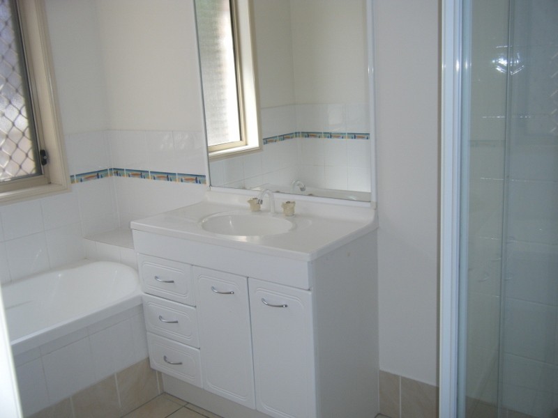 4/4 Serafina Drive, Helensvale QLD 4212