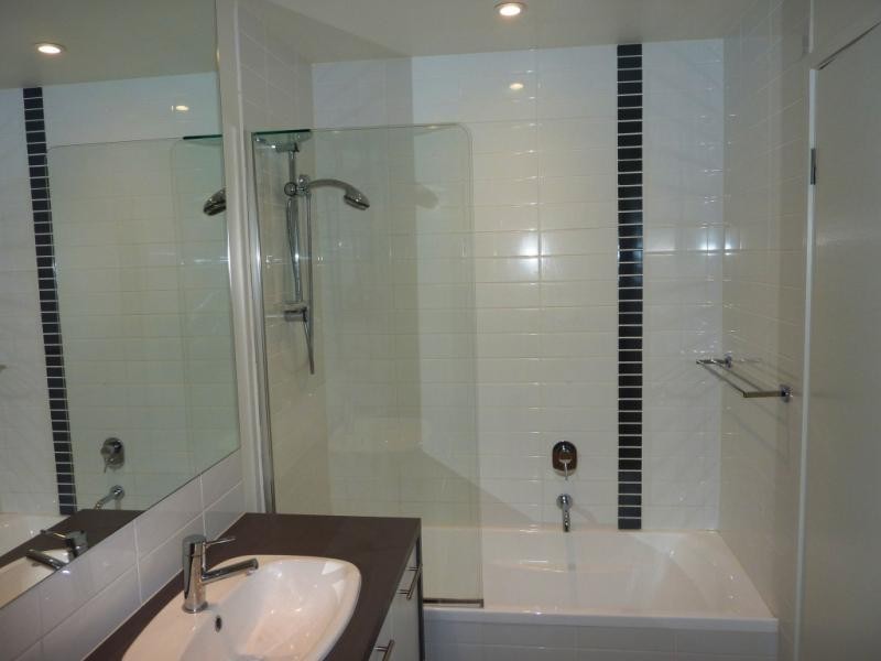 2 Riverwalk Ave, Robina QLD 4226