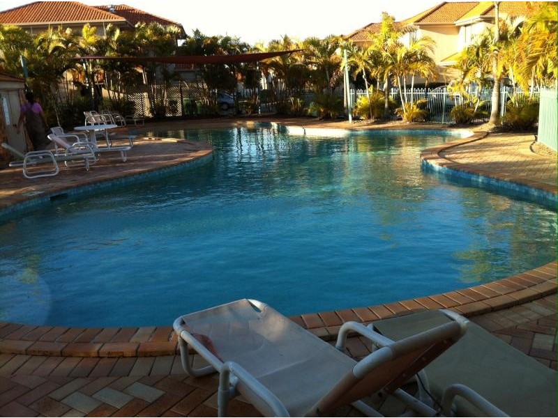 2/21 Regensberg Close, Varsity Lakes QLD 4227