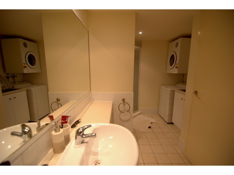 45 Deakin Street, Kangaroo Point QLD 4169