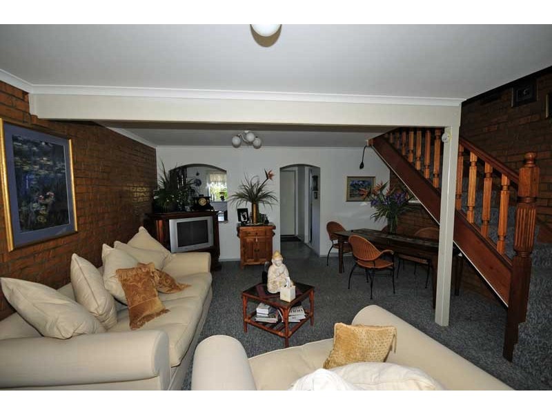 99 Barbaralla Drive, Springwood QLD 4127