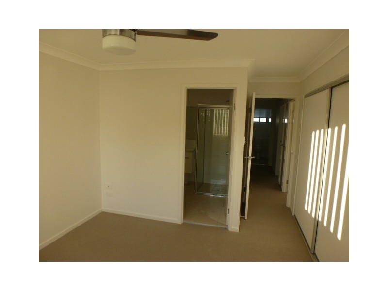 86 Carselgrove Ave, Fitzgibbon QLD 4018