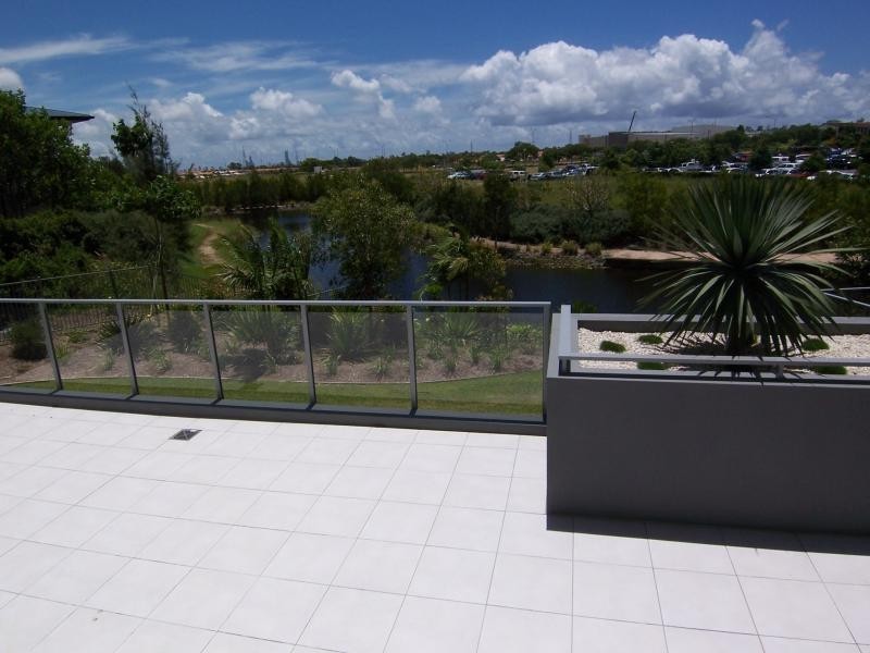 2 Riverwalk Ave, Robina QLD 4226