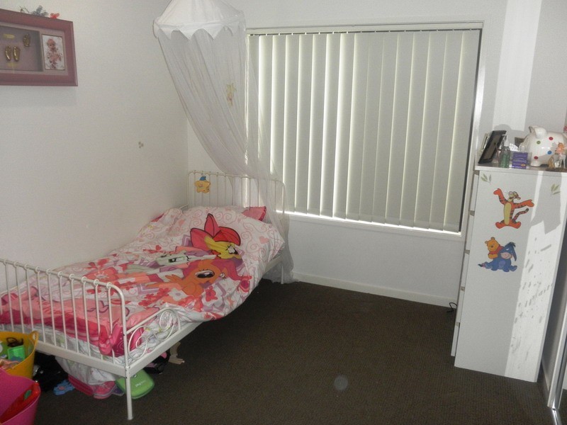 8 Marks Drive, Varsity Lakes QLD 4227