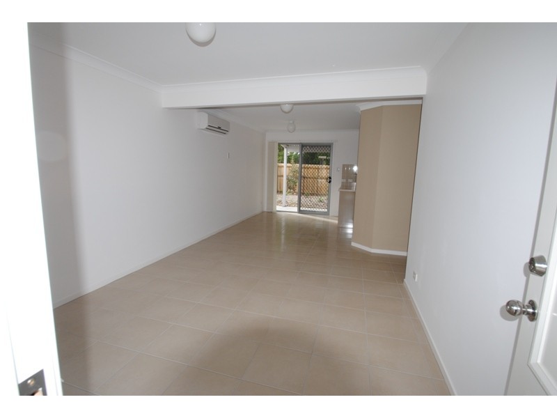 1 McAualey Parade, Pacific Pines QLD 4211