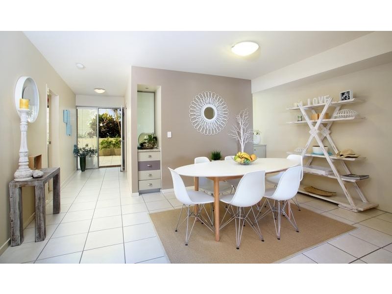 1 Grenada Way, Kawana Island QLD 4575