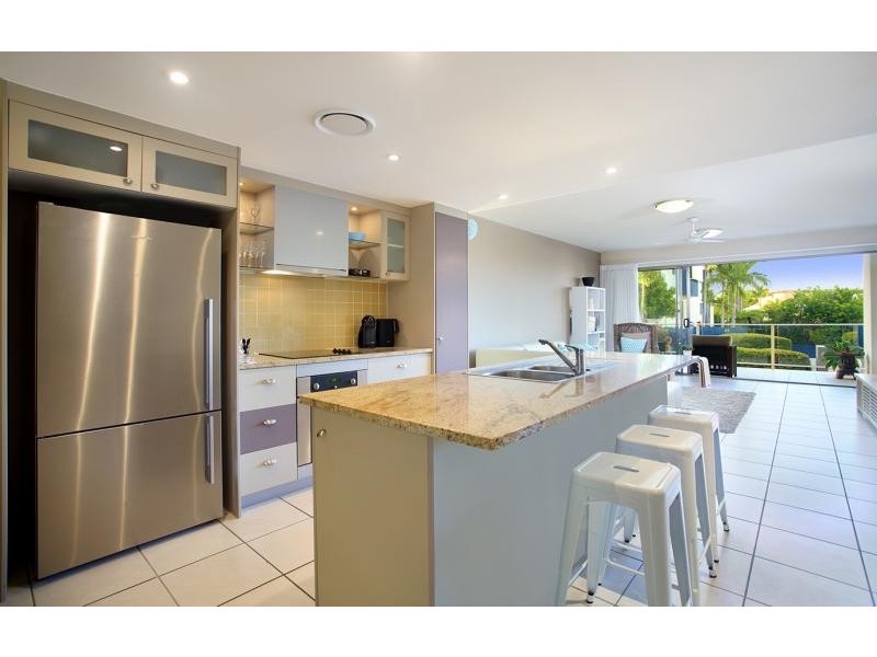 1 Grenada Way, Kawana Island QLD 4575