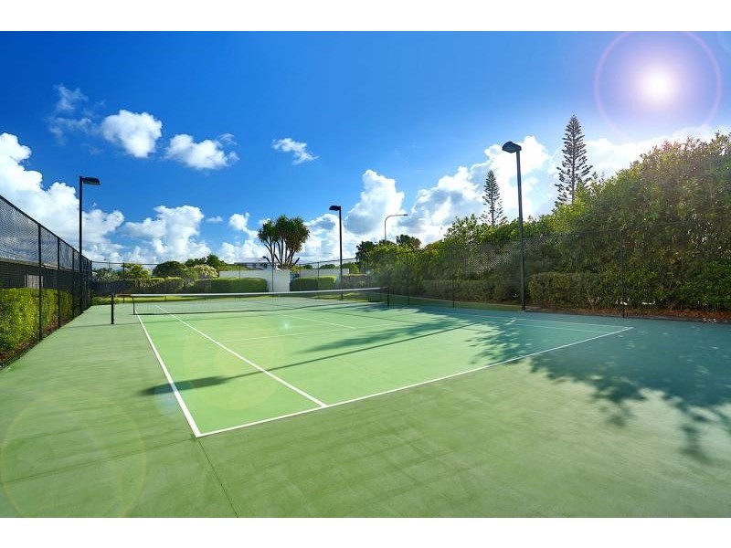 1 Grenada Way, Kawana Island QLD 4575
