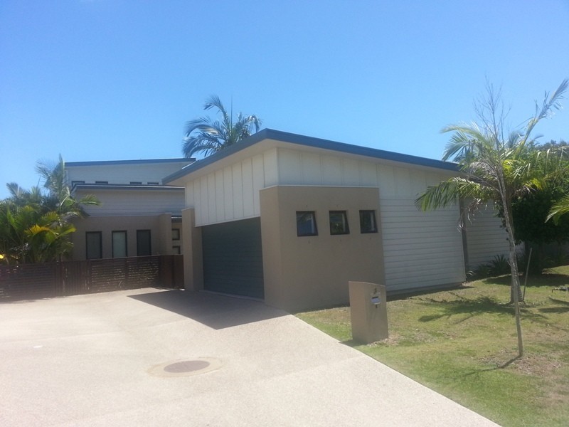 2/3 Stephanie Close, Mudjimba QLD 4564