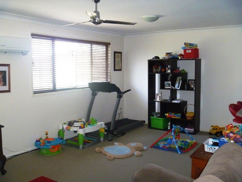 6 Crestridge Crescent, Oxenford QLD 4210