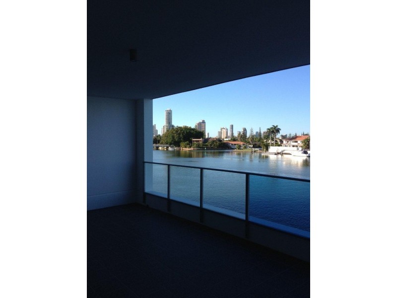 207/30 Paradise Island, Surfers Paradise QLD 4217