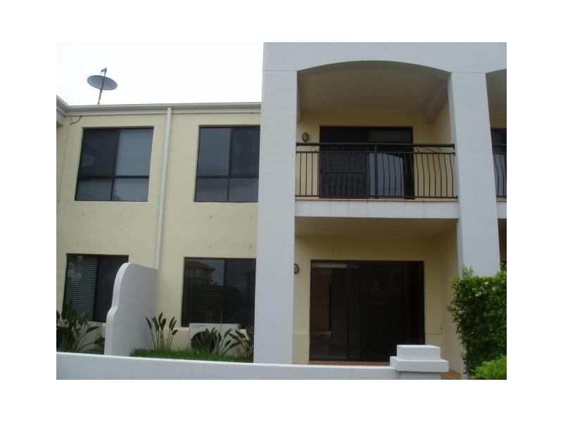 8846/8846 Magnolia Drive East, Hope Island QLD 4212