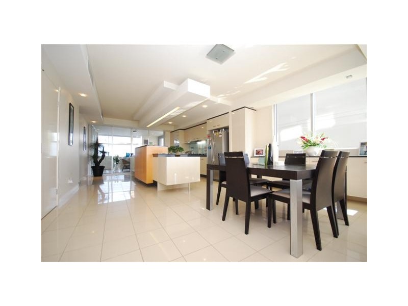 98 Thorn St, Kangaroo Point QLD 4169