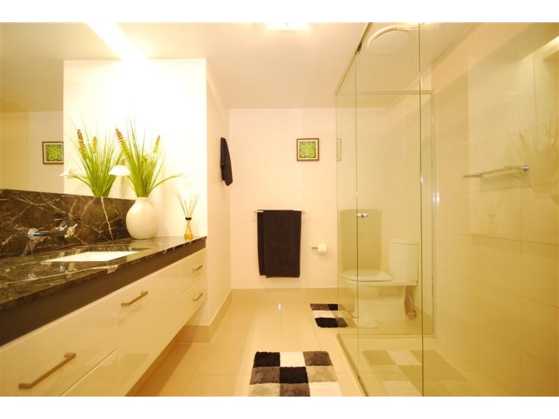 98 Thorn St, Kangaroo Point QLD 4169
