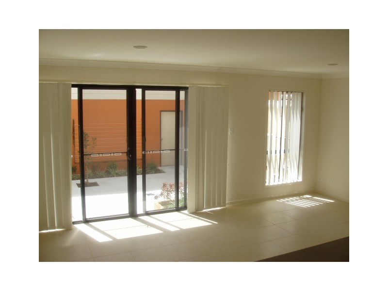 2/20 Jimmy Road, Coomera QLD 4209