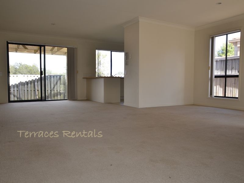 01/24 Amsonia Court,, Arundel QLD 4214