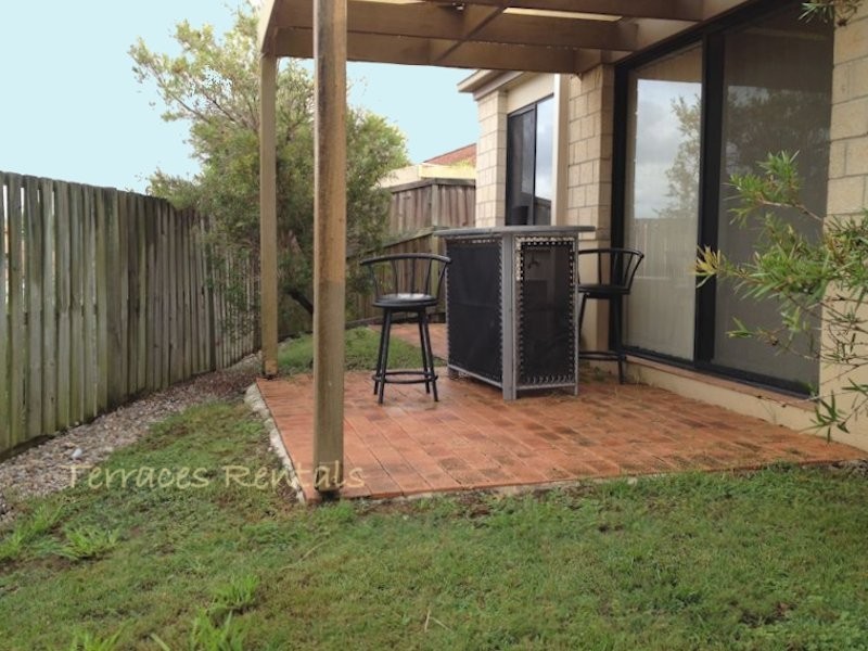 01/24 Amsonia Court,, Arundel QLD 4214