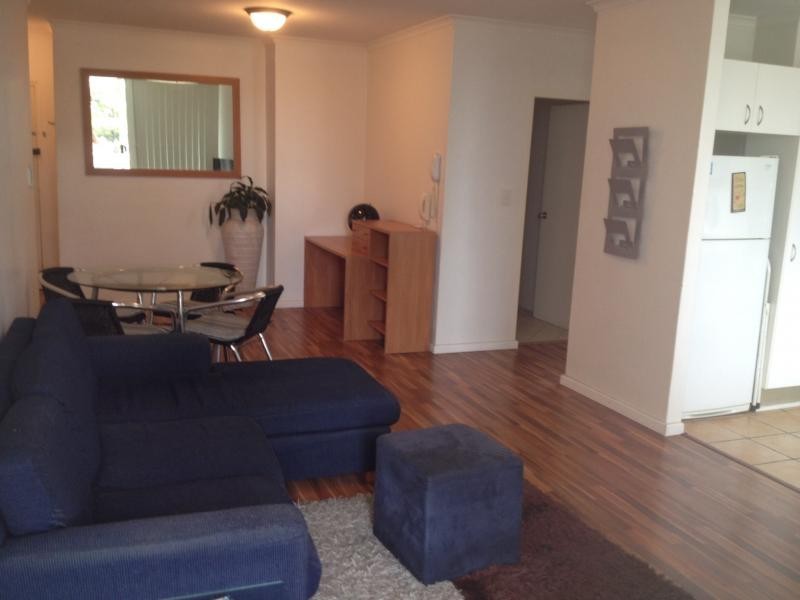 10/4-10 Clifford St (cnr Northcliffe), Surfers Paradise QLD 4217
