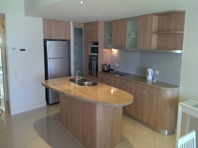 11 Nicklin Way, Minyama QLD 4575