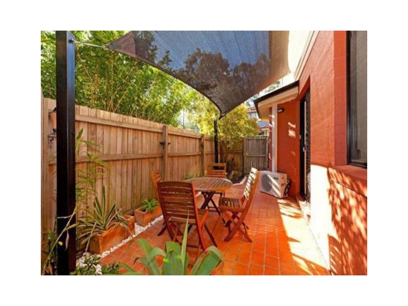 1158 Cavendish Rd, Mount Gravatt East QLD 4122