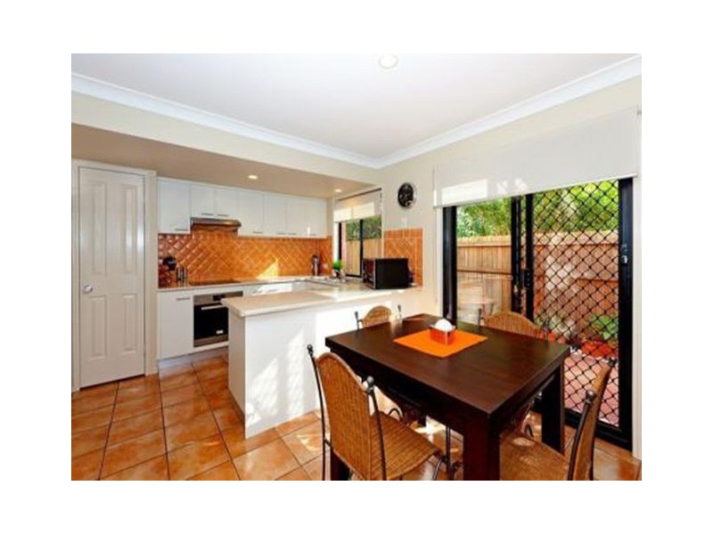 1158 Cavendish Rd, Mount Gravatt East QLD 4122