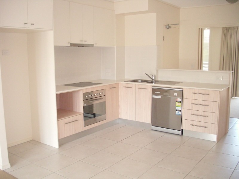 14/68 Pulgul Street, Urangan QLD 4655