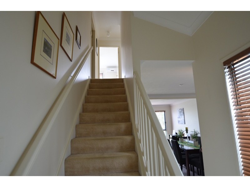 6 Crestridge Crescent, Oxenford QLD 4210