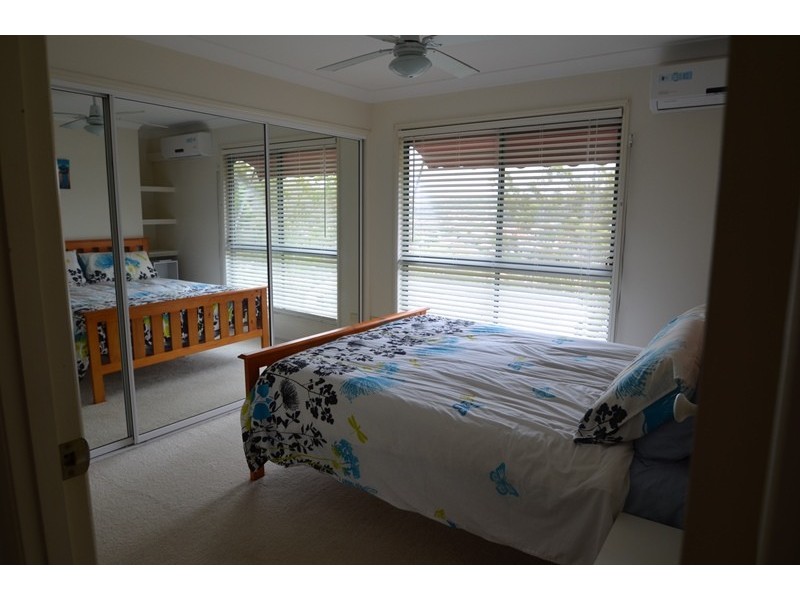 6 Crestridge Crescent, Oxenford QLD 4210