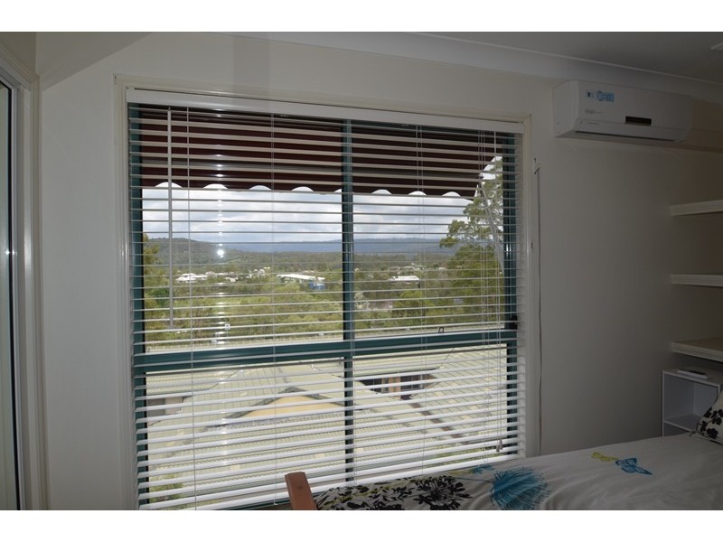 6 Crestridge Crescent, Oxenford QLD 4210