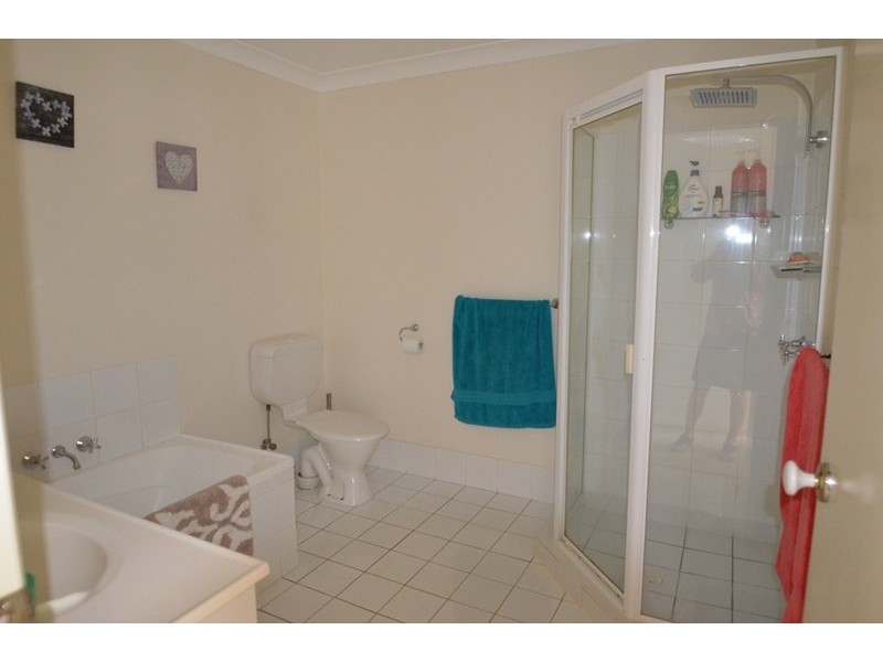 6 Crestridge Crescent, Oxenford QLD 4210