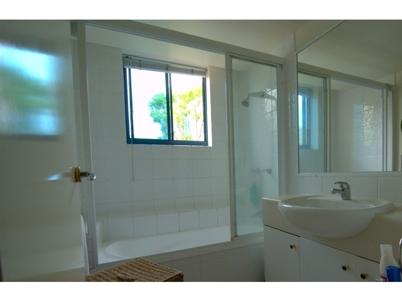 45 Deakin Street, Kangaroo Point QLD 4169