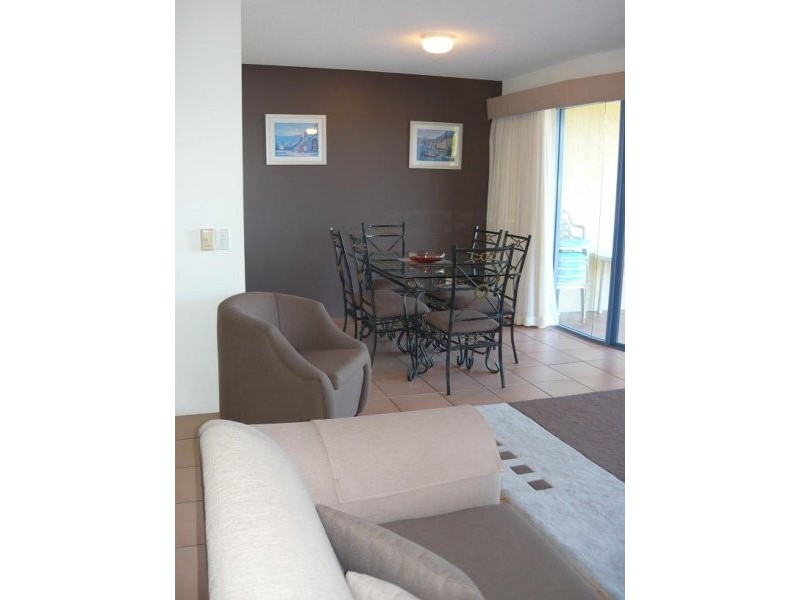 2/3 Landsborough Parade, Caloundra QLD 4551