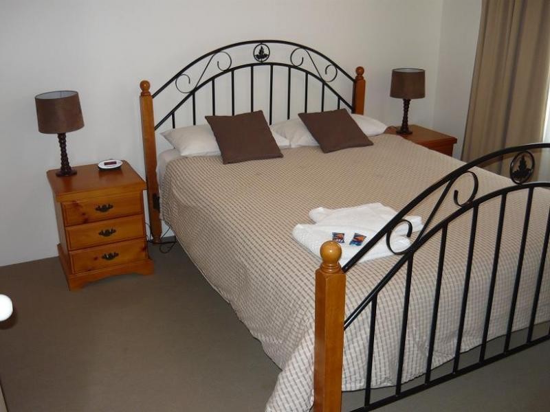 2/3 Landsborough Parade, Caloundra QLD 4551