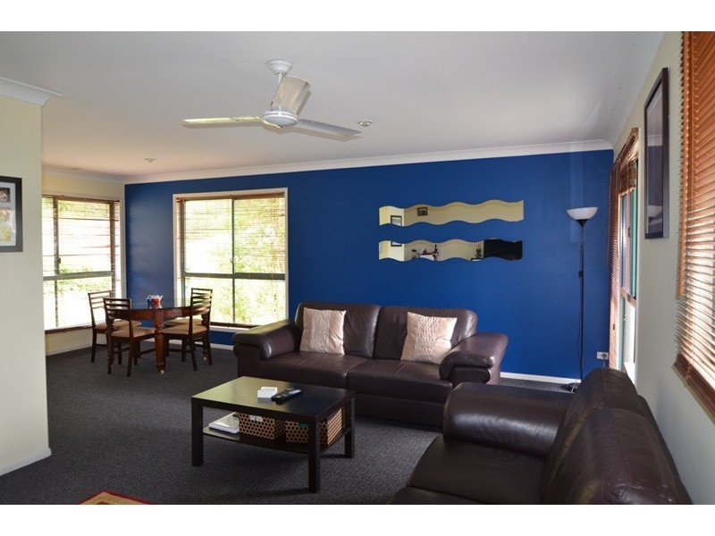 6 Crestridge Crescent, Oxenford QLD 4210