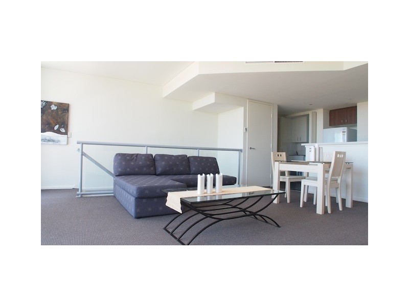 1 Como Cresent, Southport QLD 4215