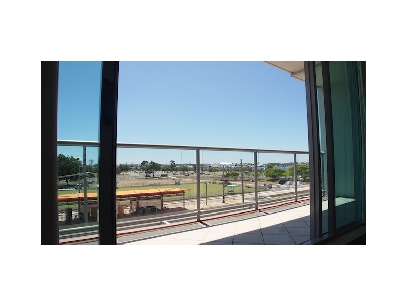 1 Como Cresent, Southport QLD 4215