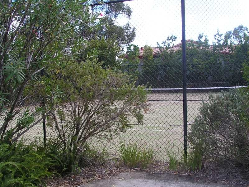 31 Simpsons Rd, Elanora QLD 4221