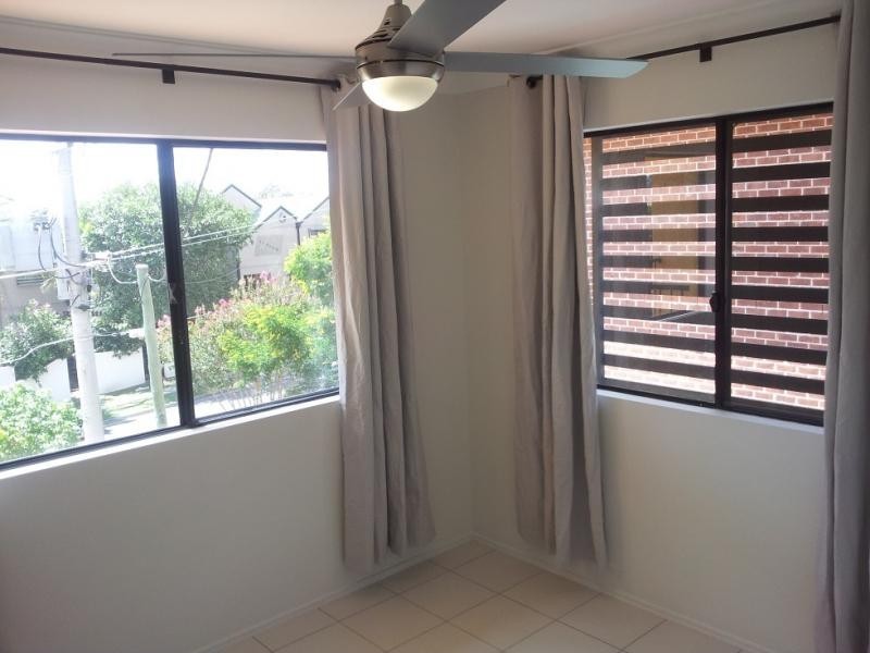 8/43 Durham St, St Lucia QLD 4067