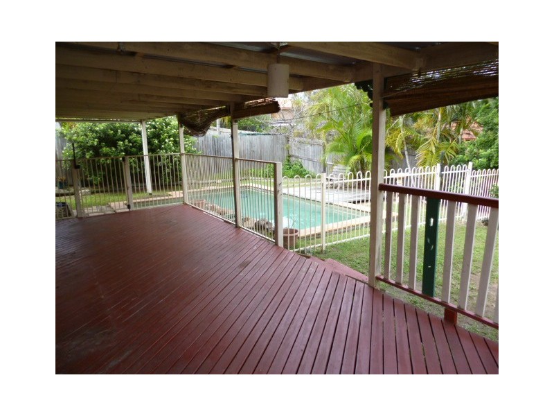 5 Jewel Court, Regents Park QLD 4118