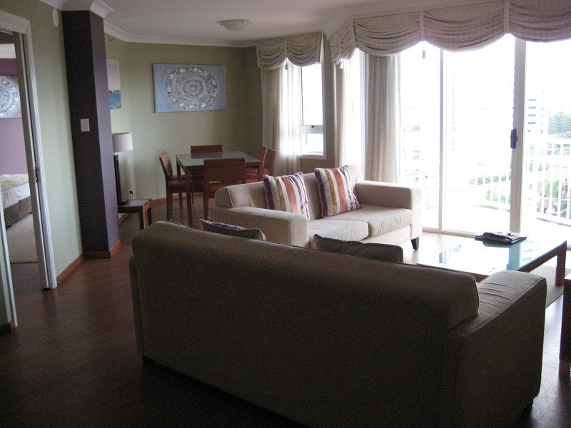 1082/2633 Gold Coast Highway, Broadbeach QLD 4218