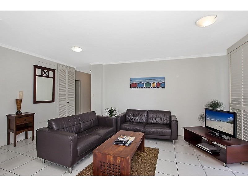 17/4-10 Clifford St (cnr Northcliffe), Surfers Paradise QLD 4217