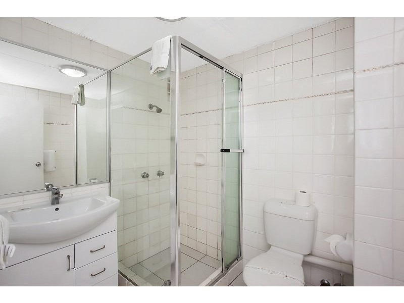 17/4-10 Clifford St (cnr Northcliffe), Surfers Paradise QLD 4217
