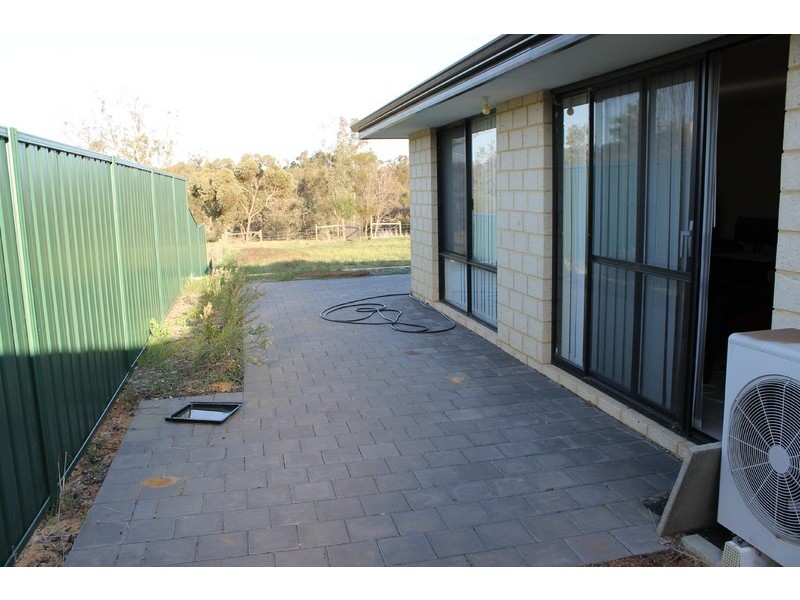 9 Riverside Outlook, Northam WA 6401